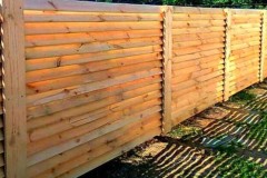Как построить деревянный забор?