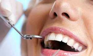 Какие факторы влияют на частоту обращений к стоматологу?